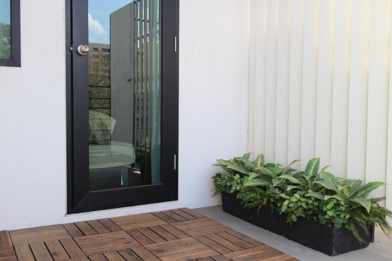 Feel Good Bangkok Hostel Εξωτερικό φωτογραφία